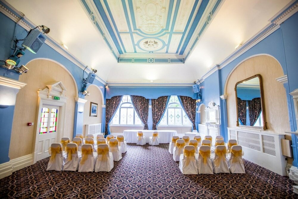 Фото The Castle Hotel Tamworth