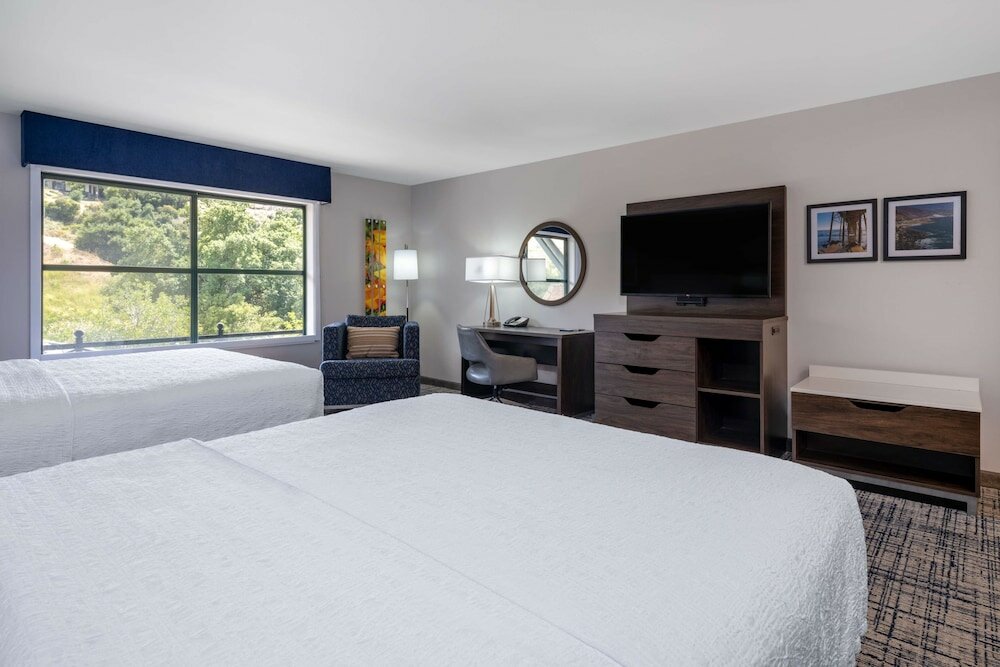 Фото Hampton Inn & Suites Agoura Hills