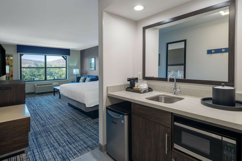 Фото Hampton Inn & Suites Agoura Hills