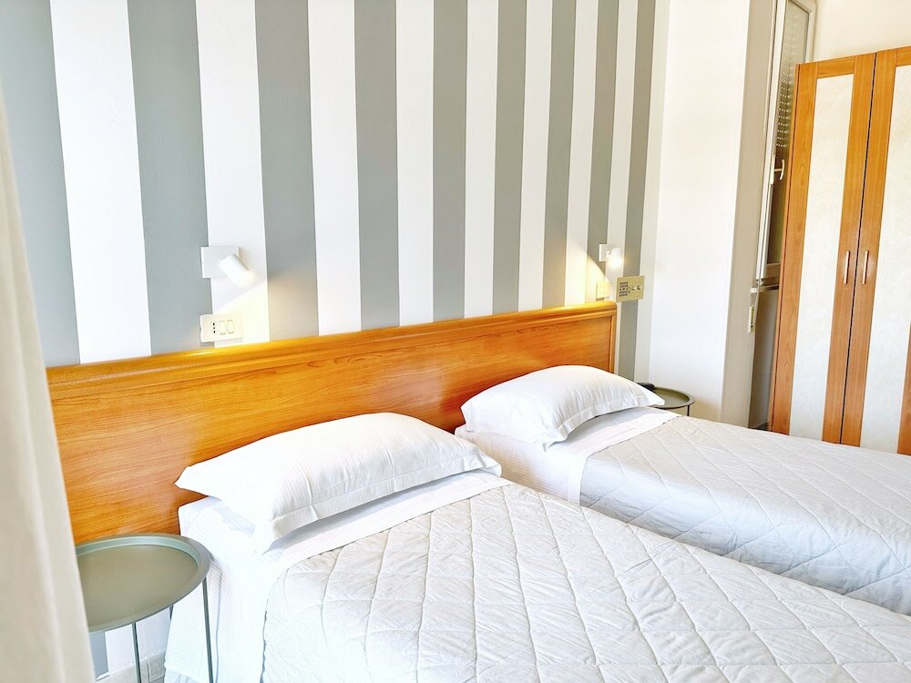 Фото Aura Living Hotel
