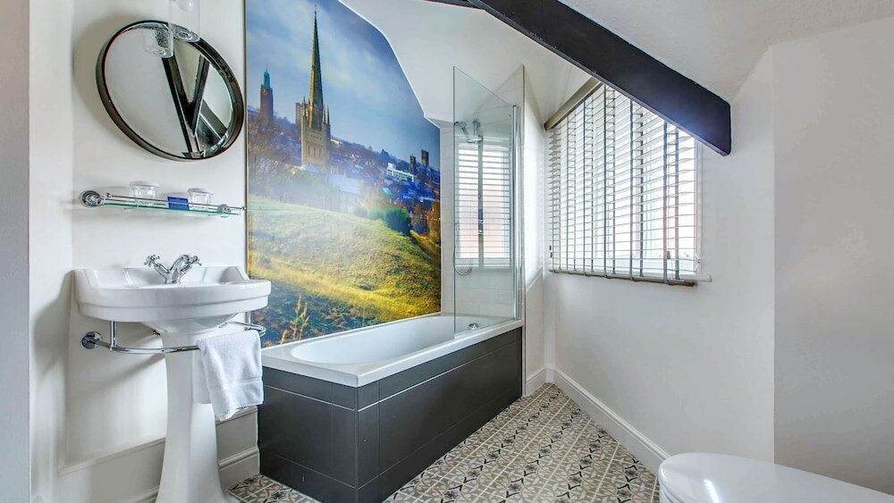 Фото The Maids Head Hotel