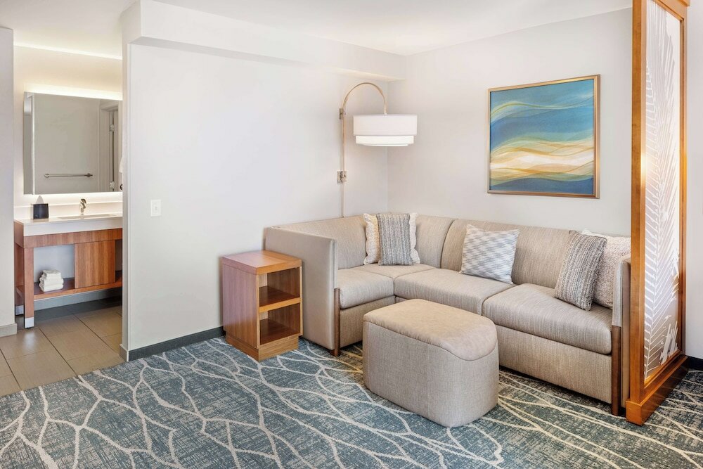 Фото Hyatt Place Waikiki Beach