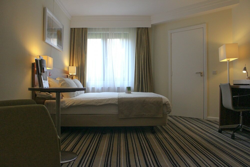 Фото Holiday Inn Express Taunton East, an Ihg Hotel