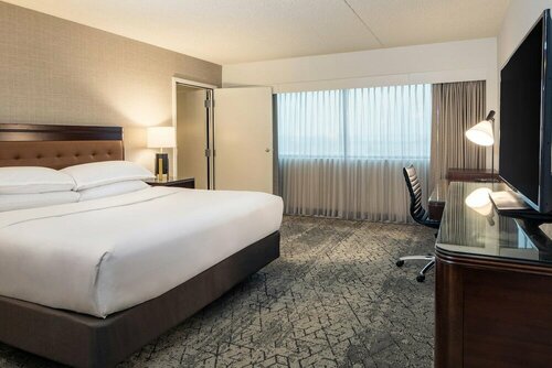 Гостиница Sheraton Detroit Metro Airport