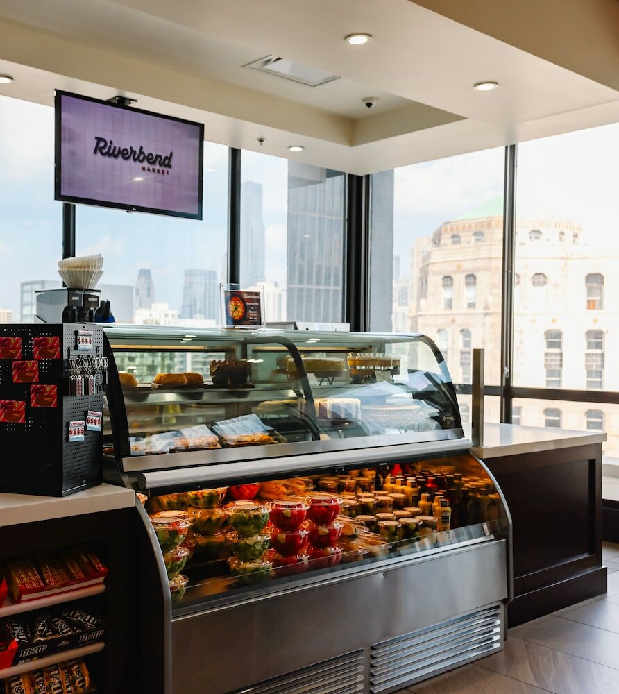 Фото Holiday Inn Chicago Dwtn Wolf Point, an Ihg Hotel