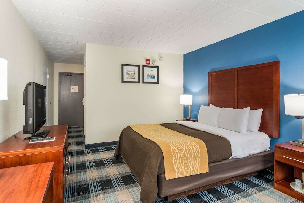 Фото Comfort Inn & Suites