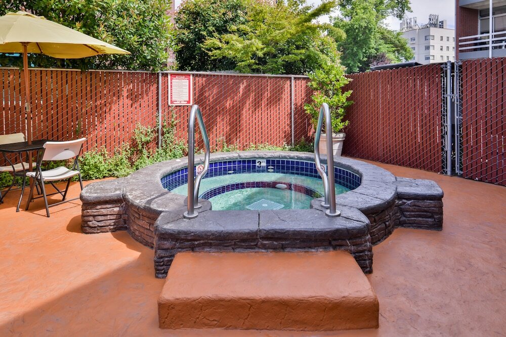 Фото Campus Inn & Suites Eugene Downtown