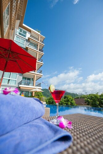 Гостиница Grand Nai Harn Suites