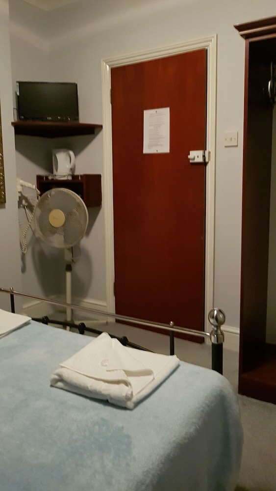 Фото Mandalay Picton House Hotel