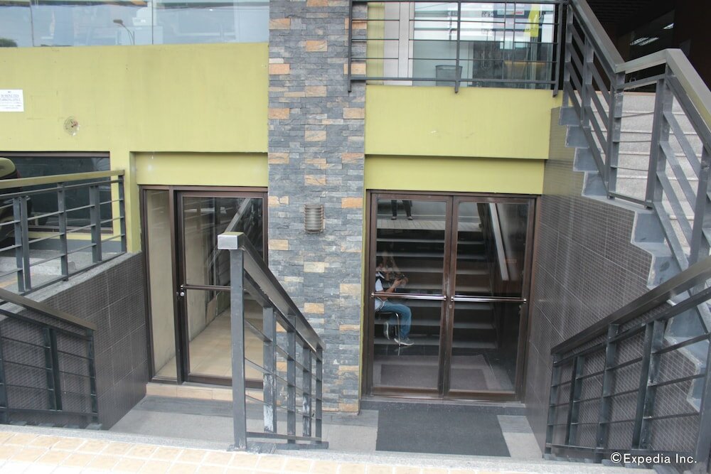 Фото Shaw Residenza Suites