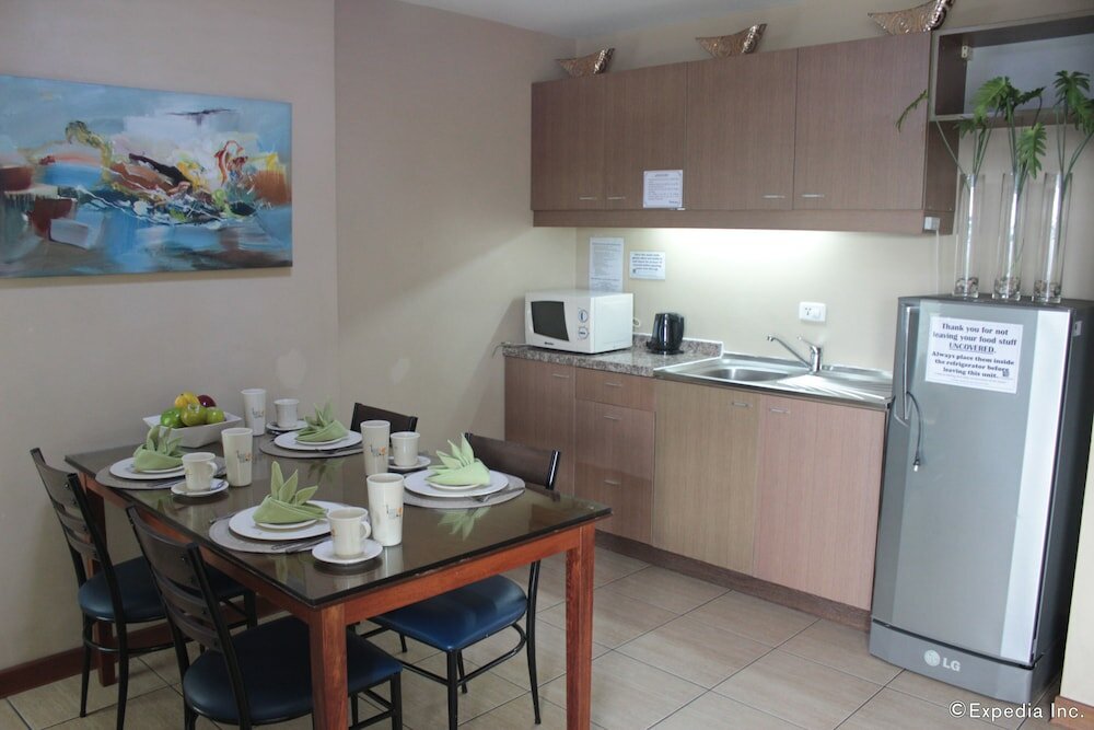 Фото Shaw Residenza Suites