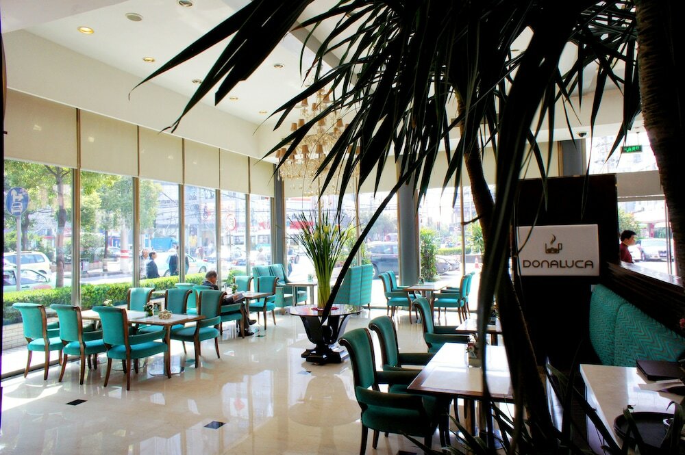 Фото Ruitai Hongqiao Hotel