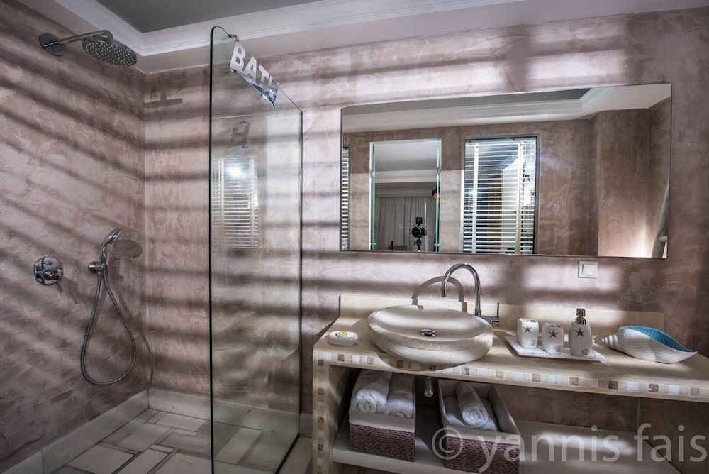 Фото Pyrgos Blue