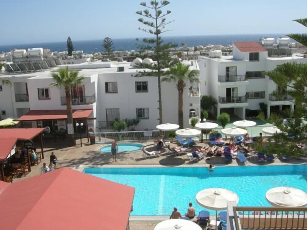 Фото Christabelle Hotel Apartments