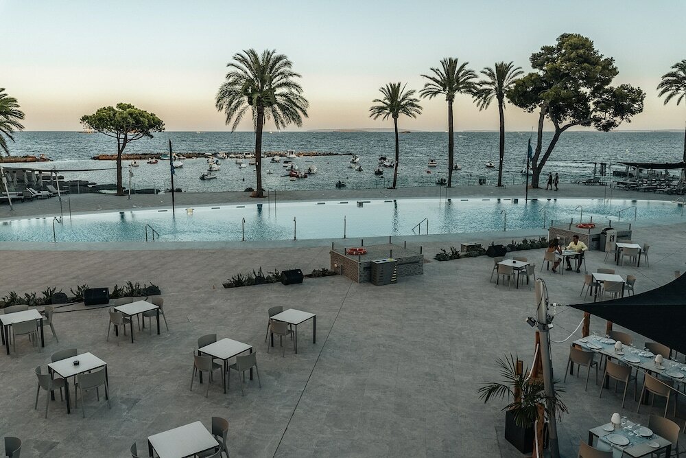 Фото The Ibiza Twiins Hotel