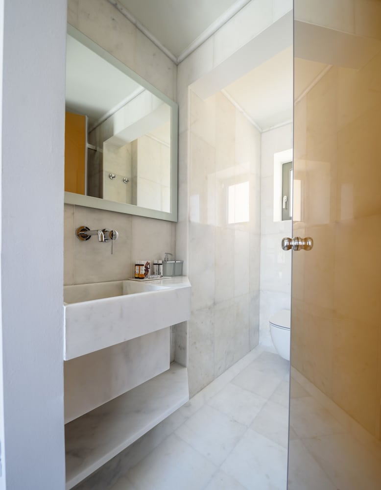 Фото Fos DownTown Suites