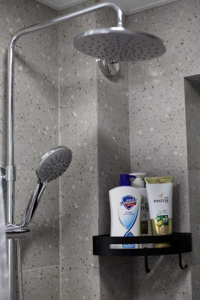 Фото Newly Renovated 1bdr Apt Old Shanghai