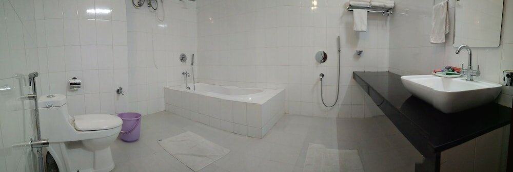 Фото Hotel Saramati