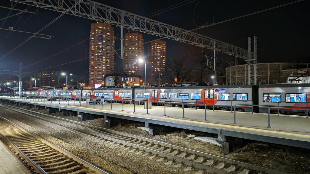 Train station Zheleznodorozhnaya stantsiya Khimki, Himki, photo