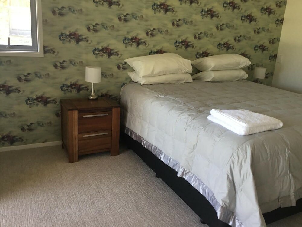 Фото Golf Course Road Chalets