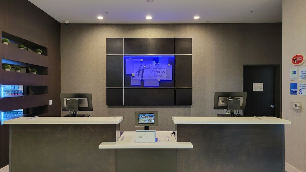 Фото Holiday Inn Express & Suites Anaheim Resort Area, an Ihg Hotel