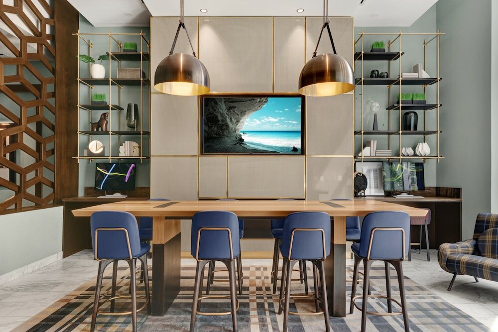 Фото Global Luxury Suites at Newport