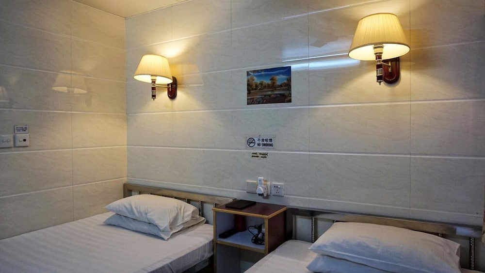 Фото Maple Leaf Guest House