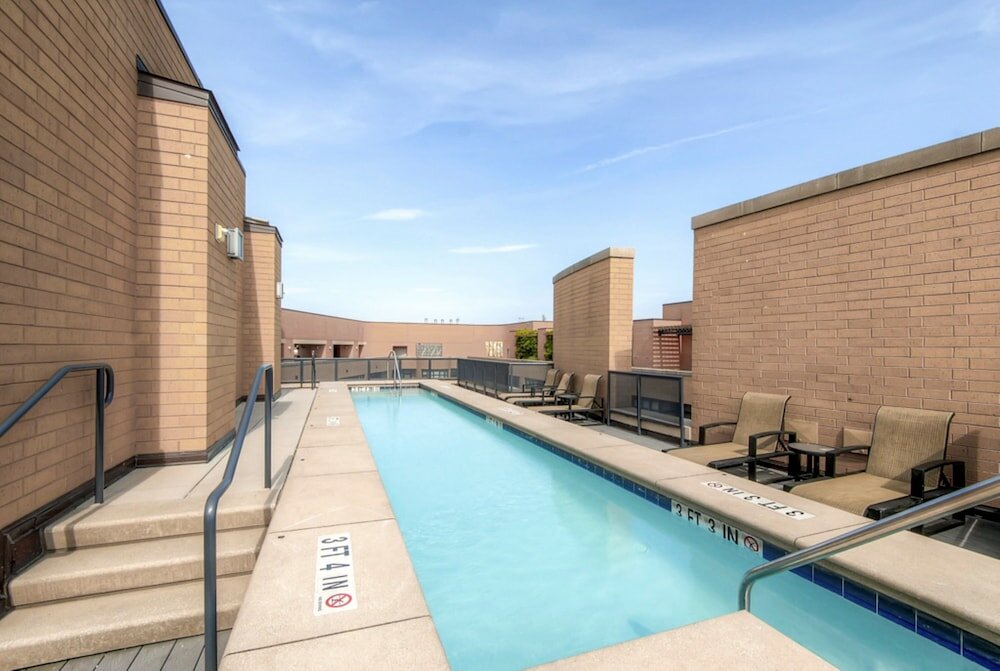 Фото Global Luxury Suites at The Convention Center