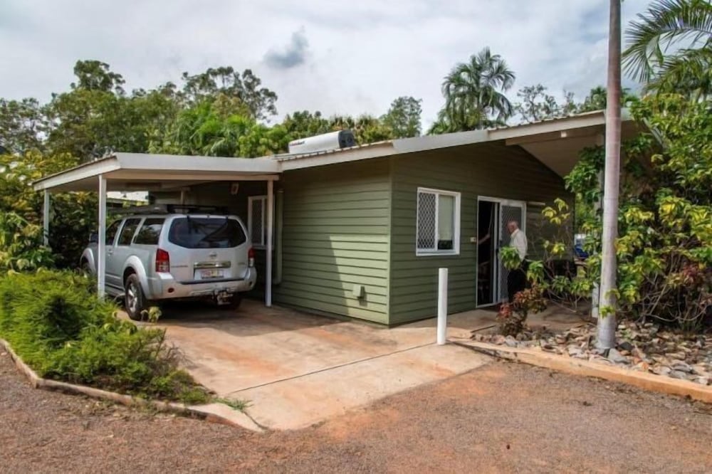 Фото Batchelor Holiday Park