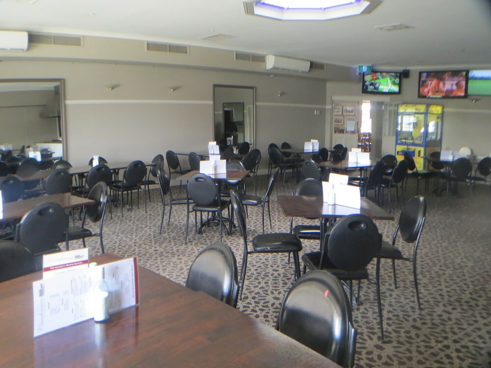 Фото Coachman Hotel Motel