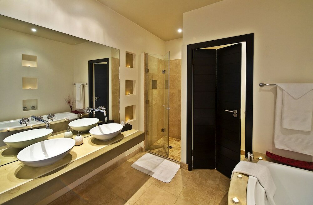 Фото Lodge on the Lake & Wellness SPA