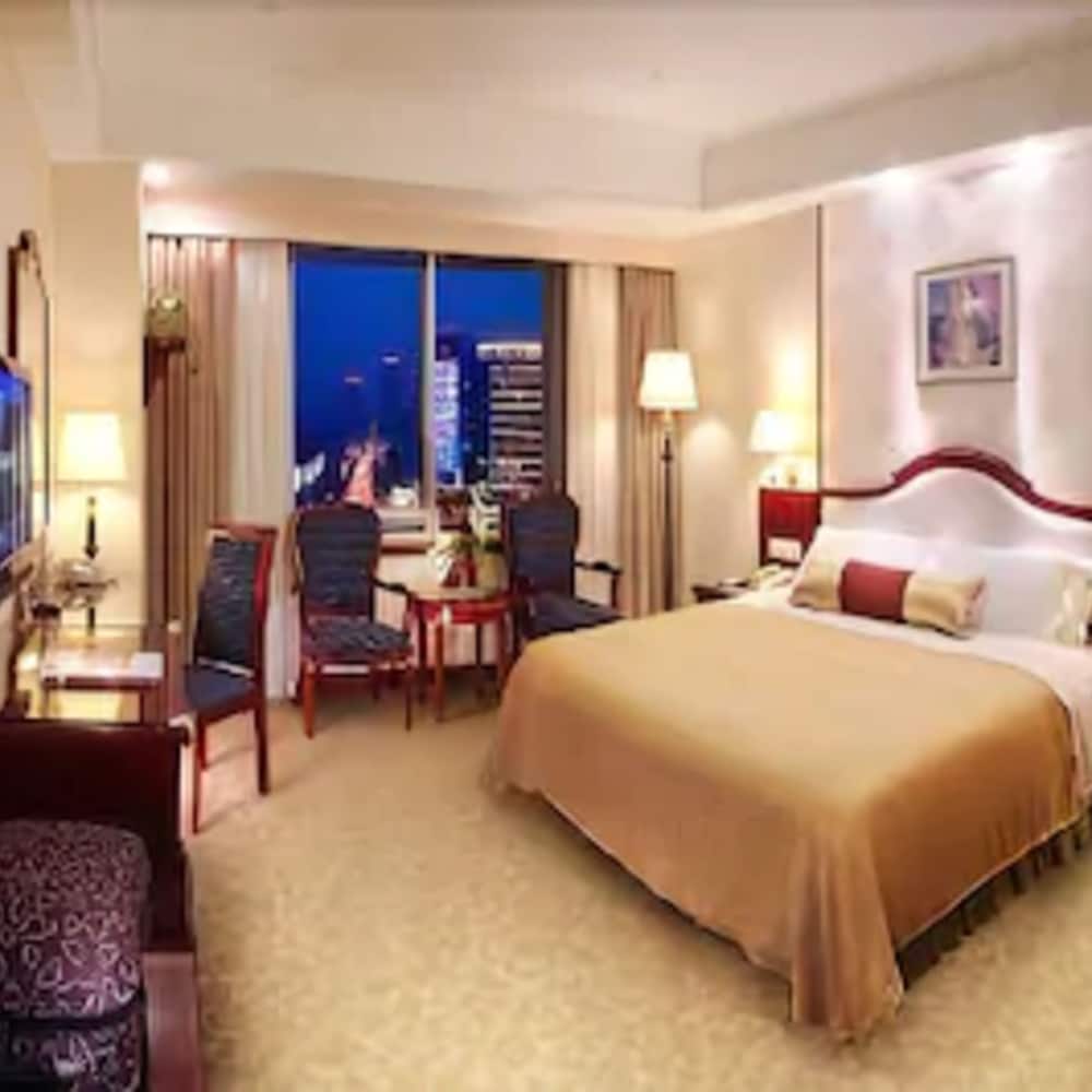 Фото Ramada Plaza Tian Lu