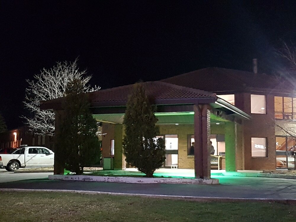 Фото Travelodge by Wyndham Welland