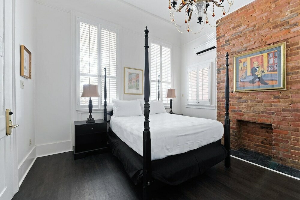 Фото Historic Streetcar Inn