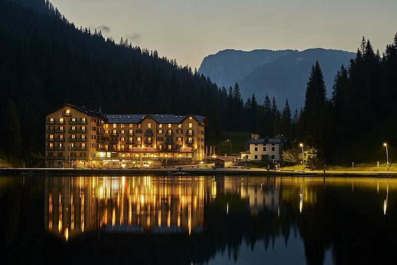 Гостиница Grand Hotel Misurina