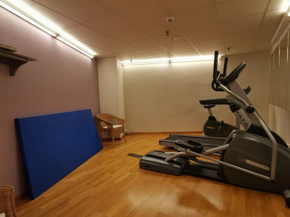 Фото Crystal Plaza Hotel