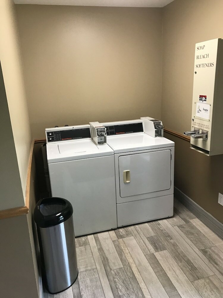 Фото AmericInn by Wyndham Jefferson