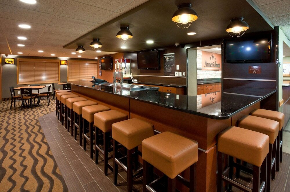 Фото AmericInn by Wyndham Grafton