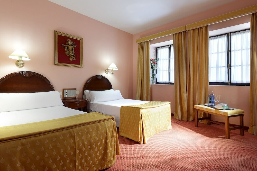 Фото Crisol Monasterio de San Miguel