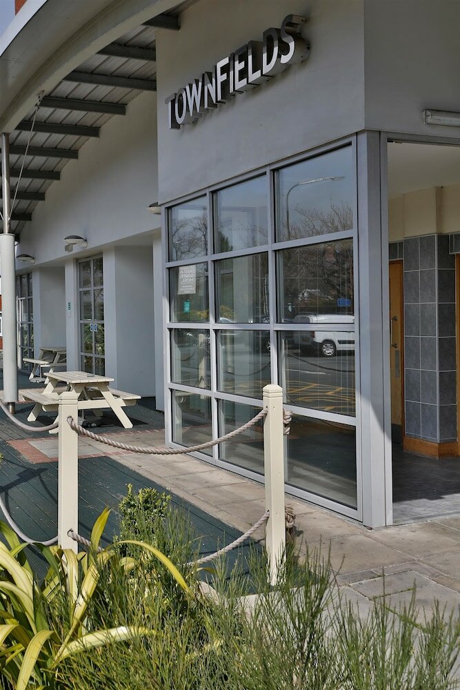 Фото Best Western Manchester Altrincham Cresta Court Hotel