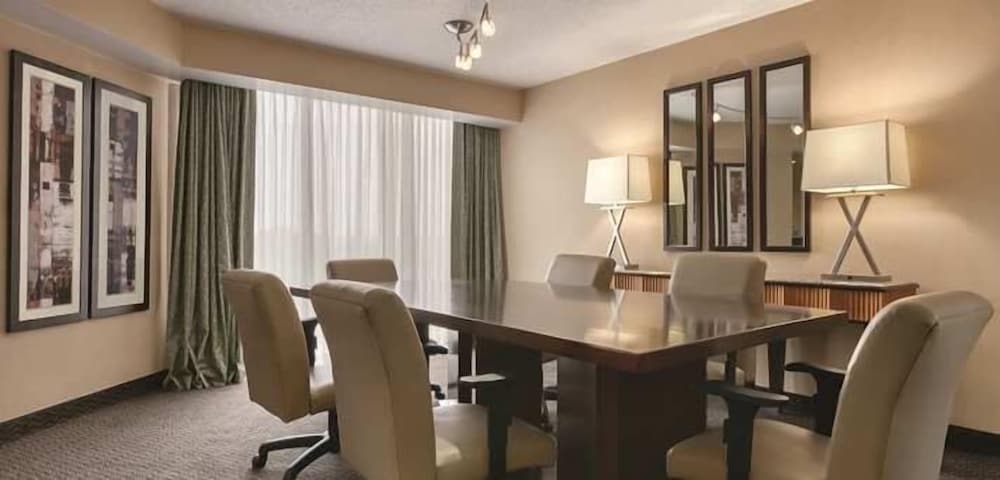 Фото Embassy Suites Hotel Birmingham