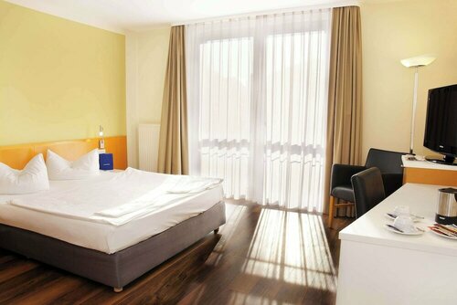 Гостиница Best Western Macrander Dresden