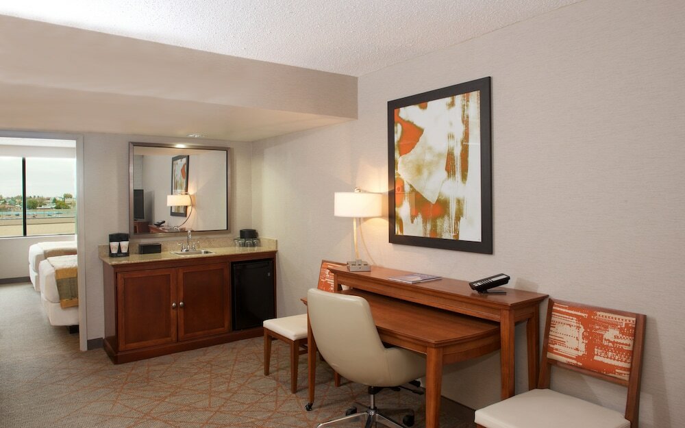 Фото Embassy Suites by Hilton El Paso