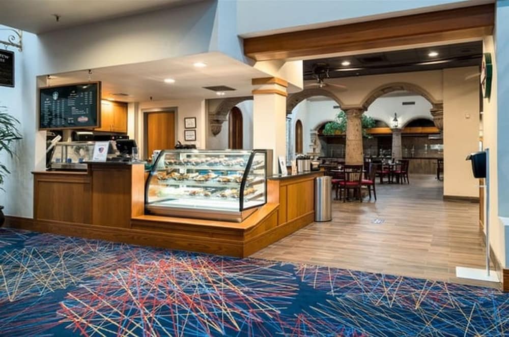 Фото Mcm Eleganté Hotel & Conference Center Beaumont