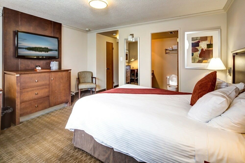 Фото Best Western Plus Guildwood Inn
