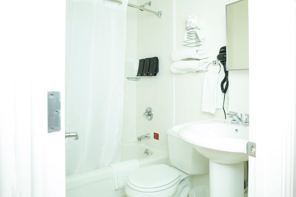 Фото The Herbert Hotel