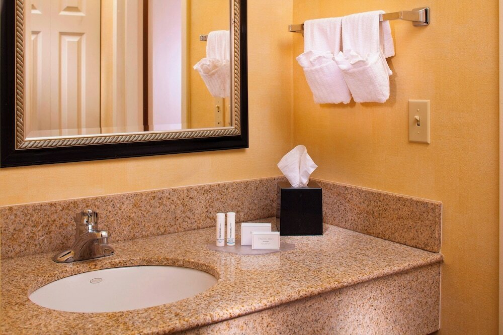 Фото Courtyard by Marriott Baton Rouge Acadian Centre/LSU Area