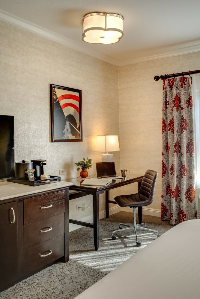 Фото Ayres Hotel Costa Mesa/Newport Beach