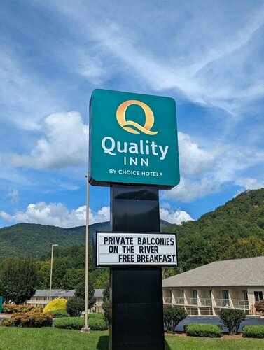 Гостиница Quality Inn Cherokee