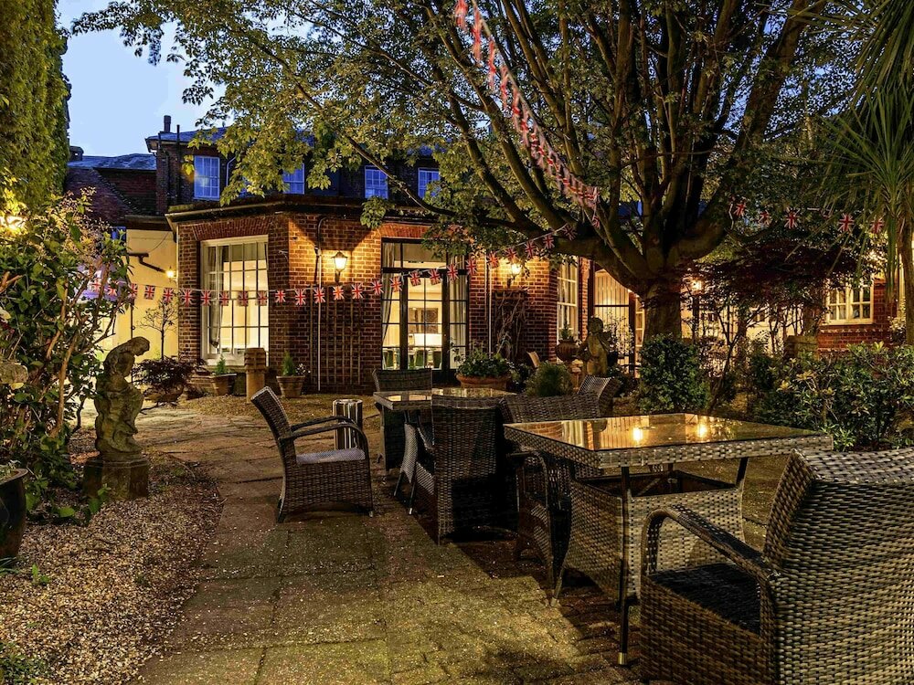 Фото Mercure Salisbury White Hart Hotel